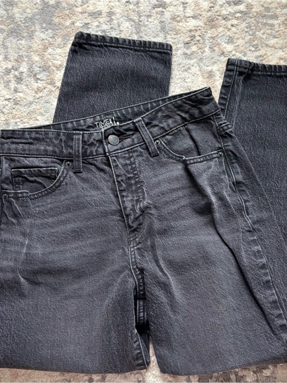 Time and Tru Women’s cropped Faded Washed Black Straight Jeans 26inches